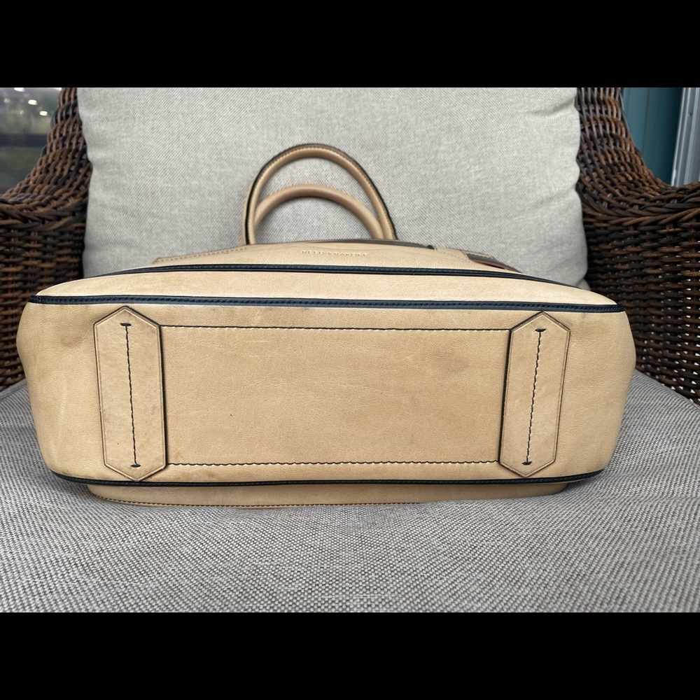 REED KRAKOFF Beige with Black Trimmed Leather "Boxer" Tote Bag. - Picture 3 of 16